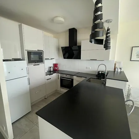 Apartman T3 Face Avec Balcon Et Parking, Aux Sables-d'olonne - Fr-1-92-808