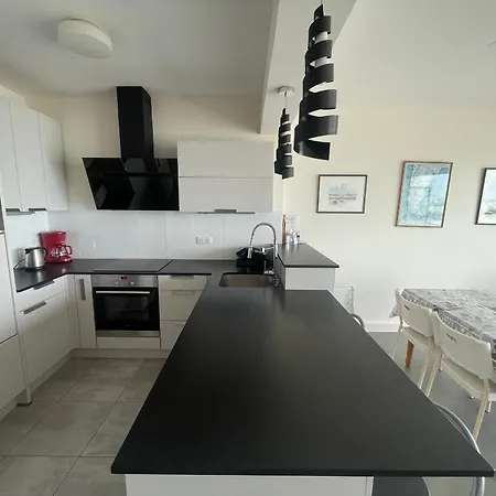 T3 Face Avec Balcon Et Parking, Aux Sables-d'olonne - Fr-1-92-808 لي سابلِ دولونْ