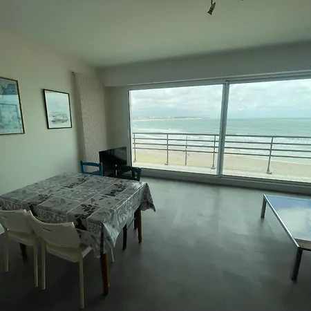 T3 Face Avec Balcon Et Parking, Aux Sables-d'olonne - Fr-1-92-808