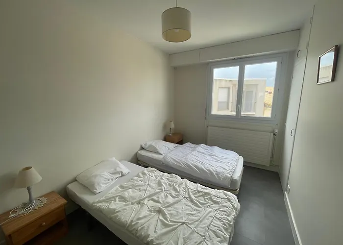 T3 Face Avec Balcon Et Parking, Aux Sables-d'olonne - Fr-1-92-808