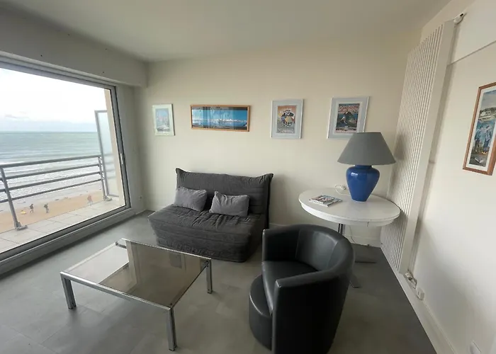 T3 Face Avec Balcon Et Parking, Aux Sables-d'olonne - Fr-1-92-808 *