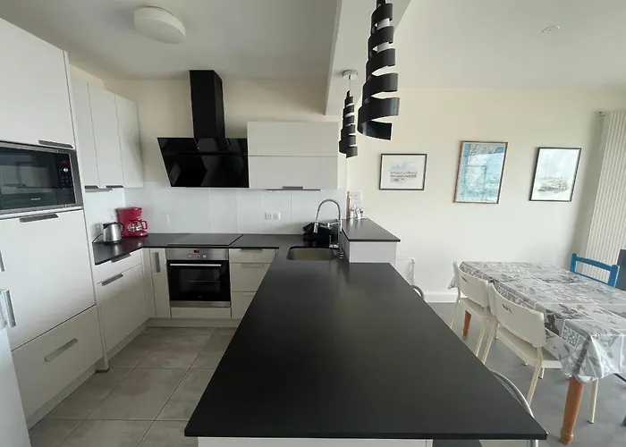 T3 Face Avec Balcon Et Parking, Aux Sables-d'olonne - Fr-1-92-808 لي سابلِ دولونْ